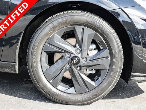 Certified 2023 Hyundai Elantra SEL image 9