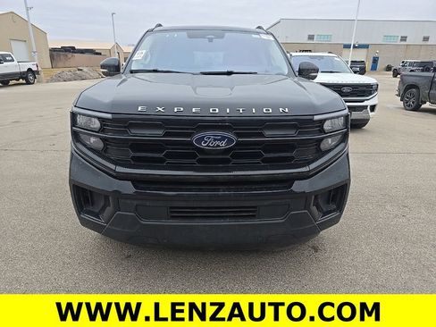 Used 2025 Ford Expedition Max Active image 2