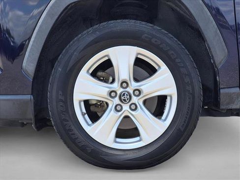 Used 2019 Toyota RAV4 XLE FWD image 24