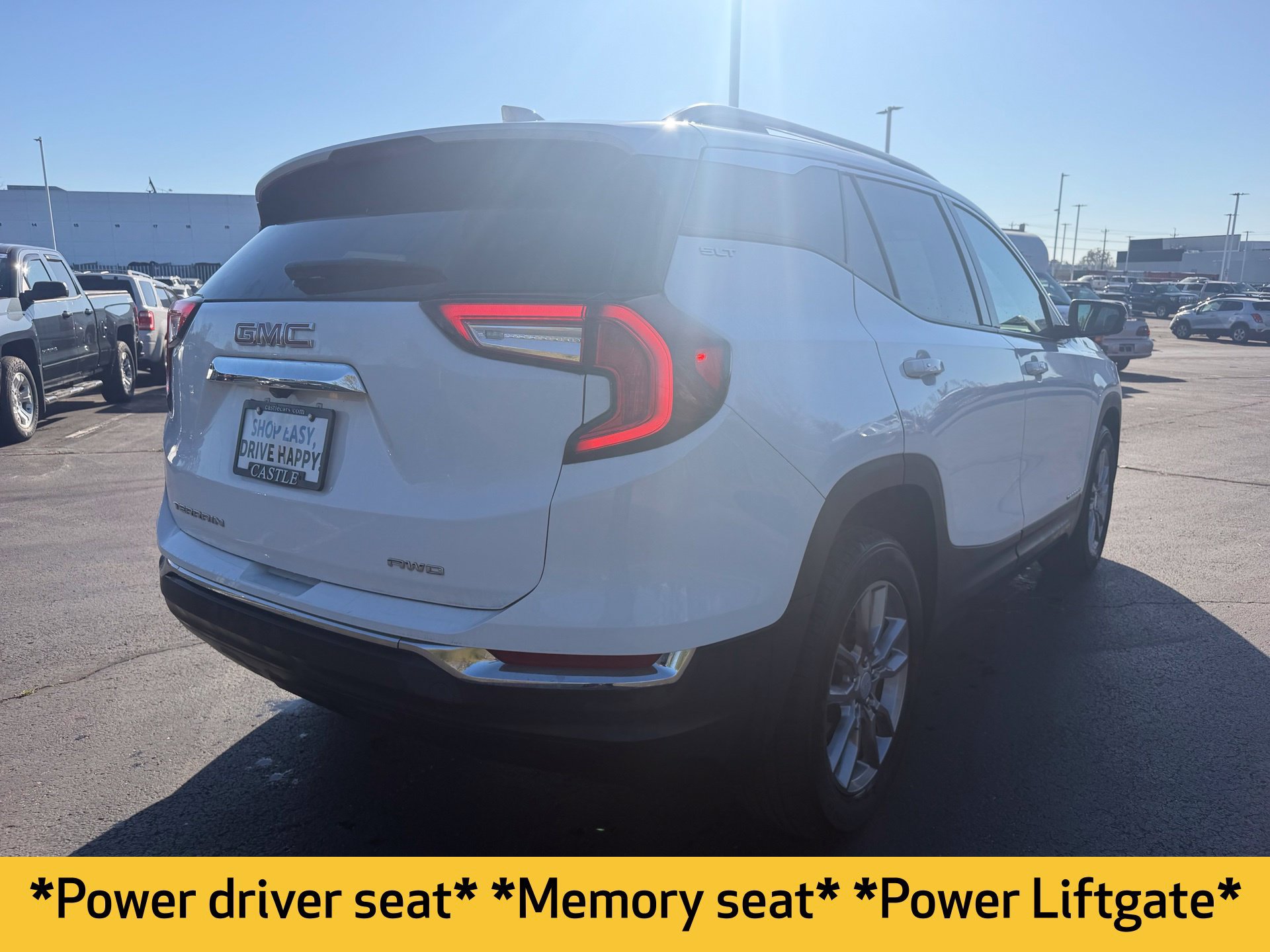 Used 2024 GMC Terrain SLT AWD/4WD image 8