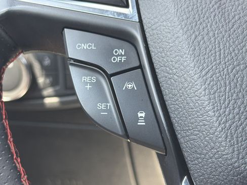 Used 2022 Ford Edge ST-Line w/ Class II Trailer Tow Package AWD/4WD image 29