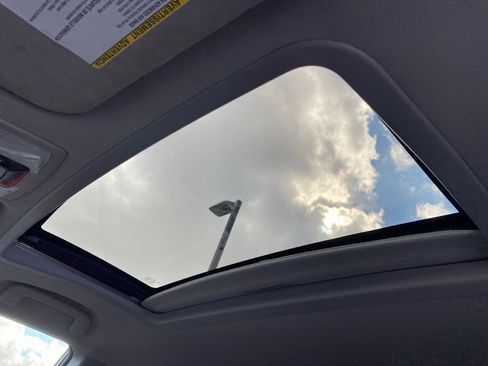 Used 2016 Toyota Sienna XLE image 14