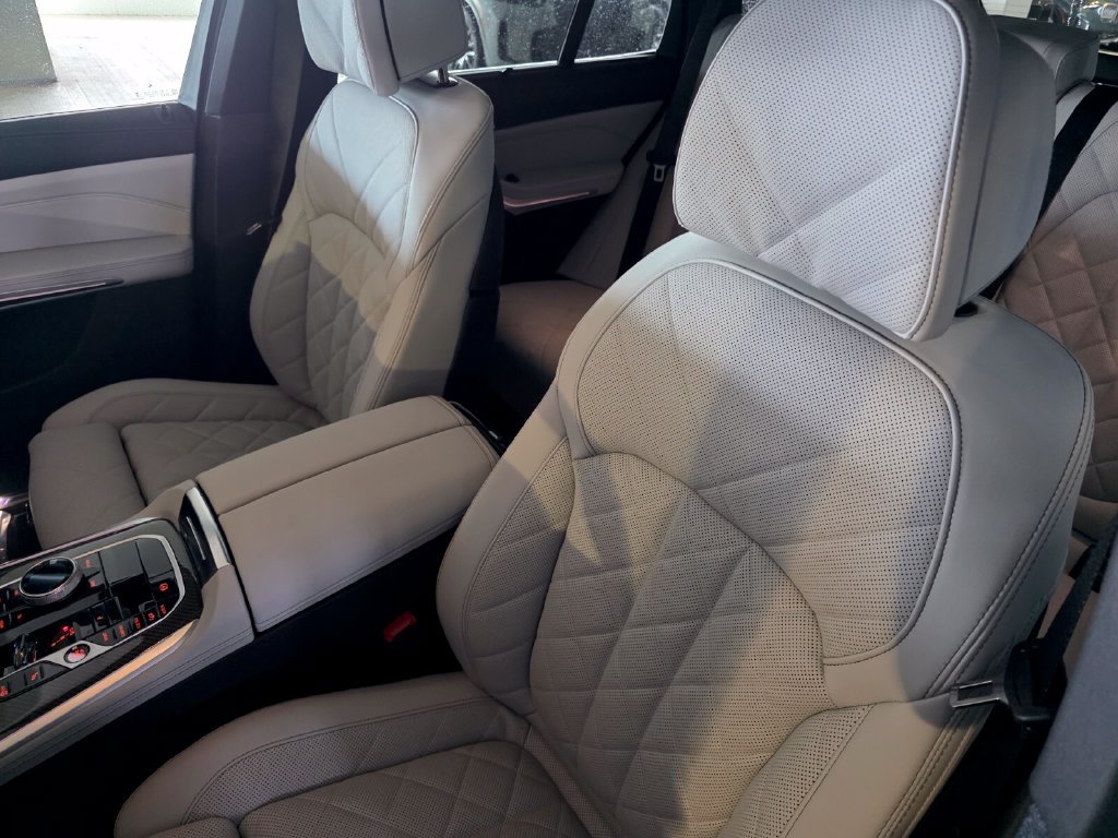 New 2026 BMW X5 M60i w/ Executive Package AWD/4WD image 9