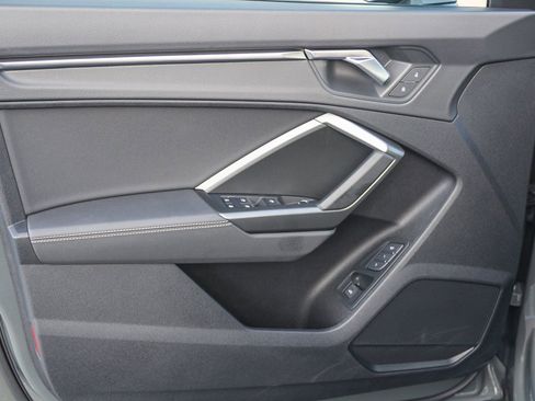 Certified 2025 Audi Q3 2.0T Premium w/ Convenience Package image 19