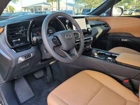 Used 2025 Lexus RX 350 FWD w/ Technology Package image 16
