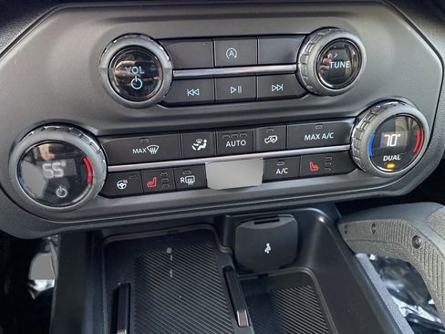 New 2025 Ford Bronco Outer Banks w/ Sasquatch Package image 25