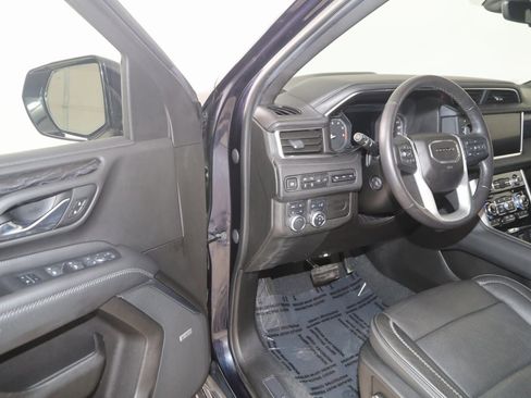 Used 2021 GMC Yukon Denali w/ Denali Premium Package image 47
