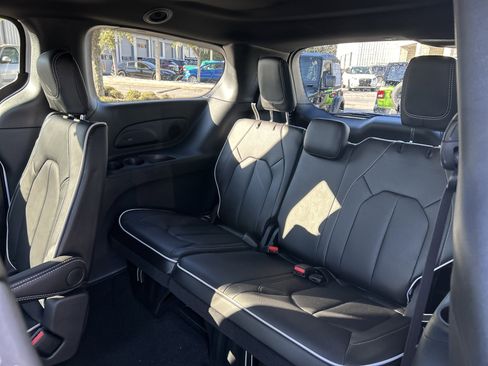 New 2026 Chrysler Pacifica Limited image 56