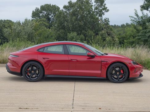 Used 2025 Porsche Taycan 4S AWD/4WD image 8