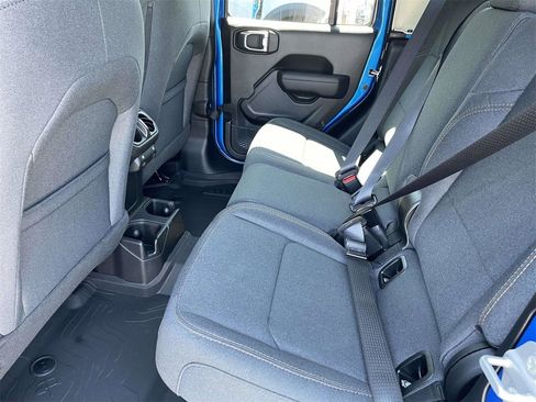 New 2025 Jeep Gladiator Sport image 30