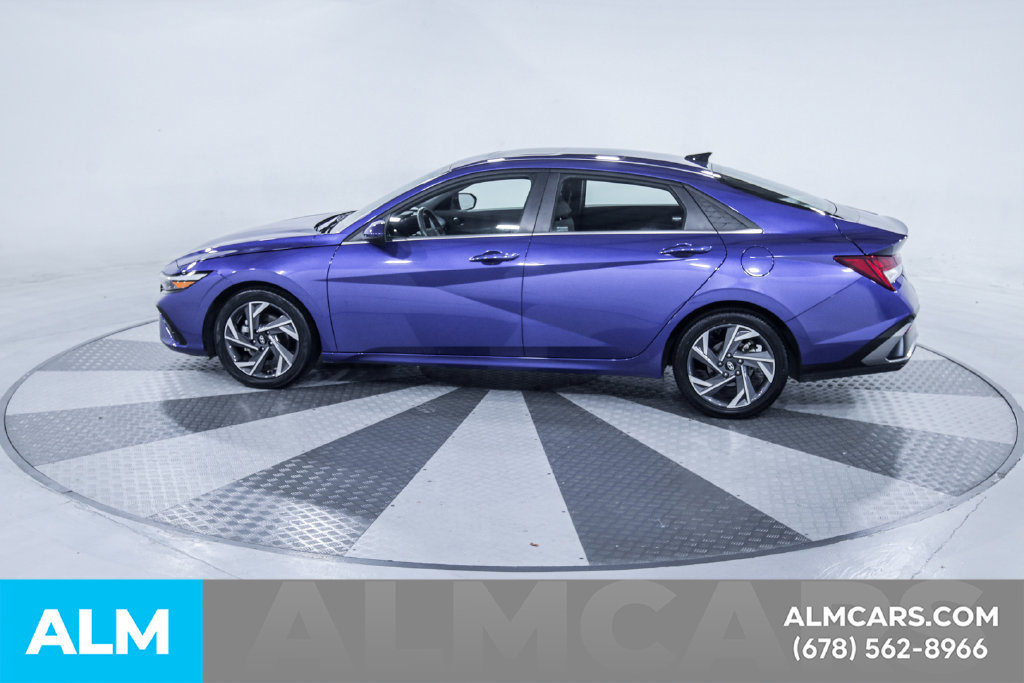 Used 2025 Hyundai Elantra SEL FWD image 5