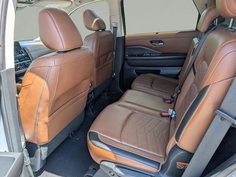 Used 2023 Nissan Pathfinder Platinum w/ Cargo Package AWD/4WD image 15