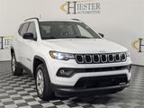 Used 2024 Jeep Compass Latitude image 2