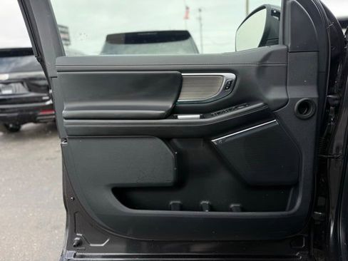 Used 2025 Ford Expedition Max Platinum image 18