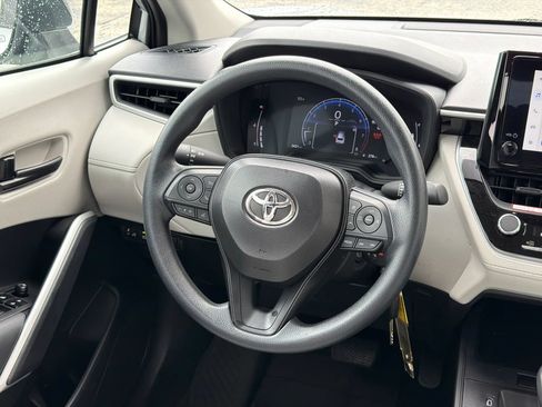 Used 2026 Toyota Corolla Cross L FWD image 24