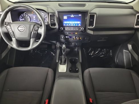 Used 2024 Nissan Frontier SV RWD image 16