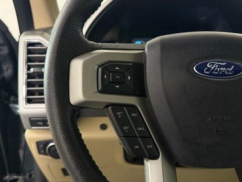 Used 2015 Ford F150 Lariat image 33