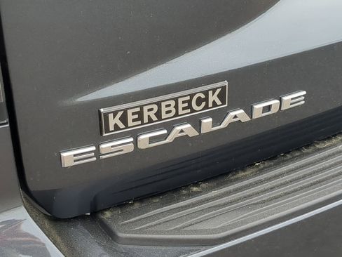 Certified 2022 Cadillac Escalade Premium Luxury w/ Performance Package image 31