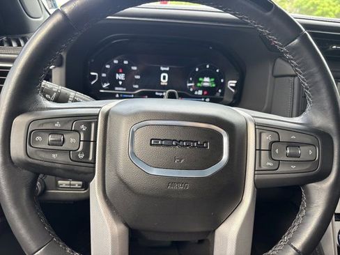 Used 2024 GMC Yukon Denali w/ Advanced Technology Package AWD/4WD image 34
