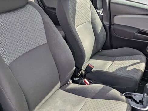 Used 2016 Toyota Yaris L image 23