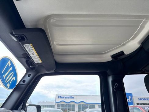 Used 2017 Jeep Wrangler Unlimited Sport w/ Quick Order Package 24S AWD/4WD image 25