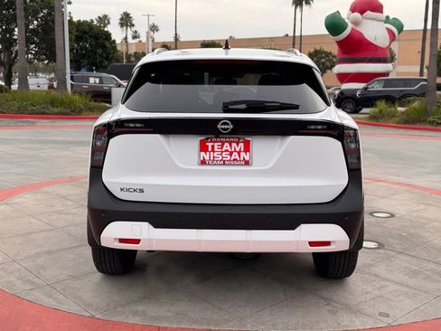 New 2026 Nissan Kicks SV image 6