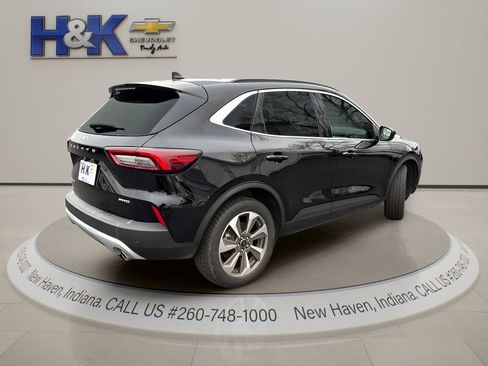 Used 2025 Ford Escape Platinum AWD/4WD image 9