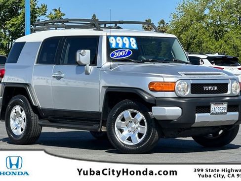 Used 2007 Toyota FJ Cruiser 2WD image 1