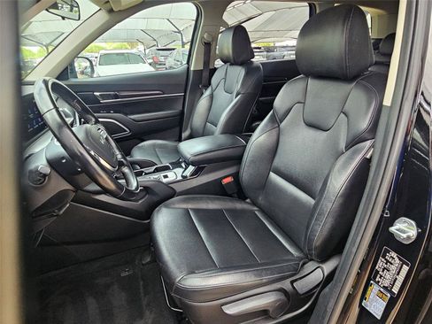 Used 2023 Kia Telluride LX AWD/4WD image 23