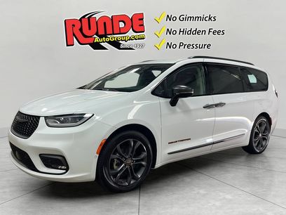 Used 2024 Chrysler Pacifica Touring-L w/ Road Tripper Package