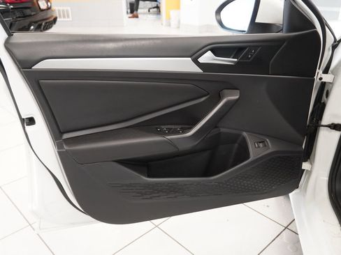 Used 2019 Volkswagen Jetta SE FWD image 6