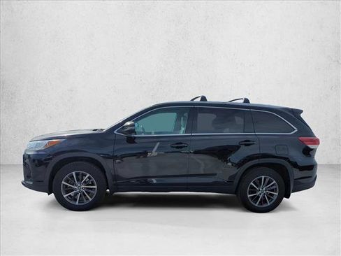 Used 2019 Toyota Highlander XLE image 5