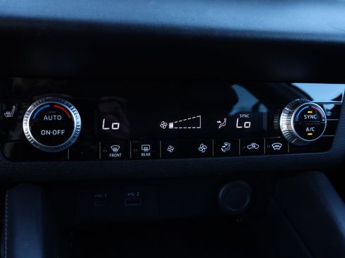 Used 2023 Mitsubishi Outlander SE image 10