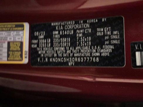 Used 2024 Kia Carnival EX FWD image 13