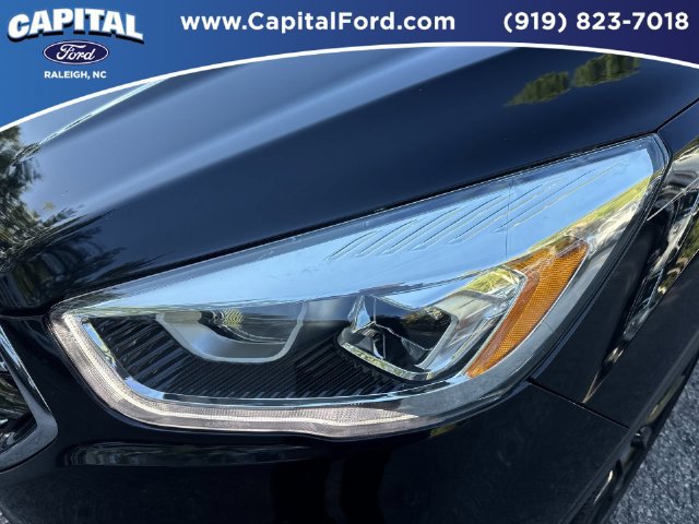 Used 2017 Ford Escape SE w/ SE Sport Appearance Package FWD image 11