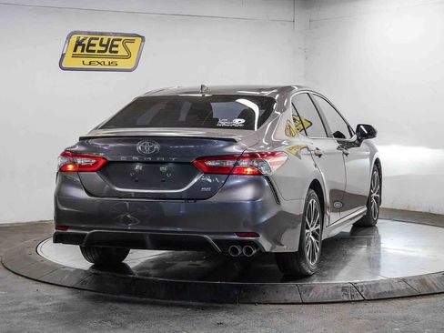 Used 2019 Toyota Camry SE w/ Protection Package (Q2) FWD image 4