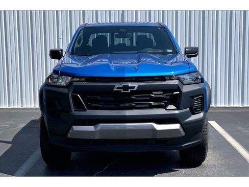 Used 2024 Chevrolet Colorado Trail Boss w/ Advanced Trailering Package AWD/4WD image 3