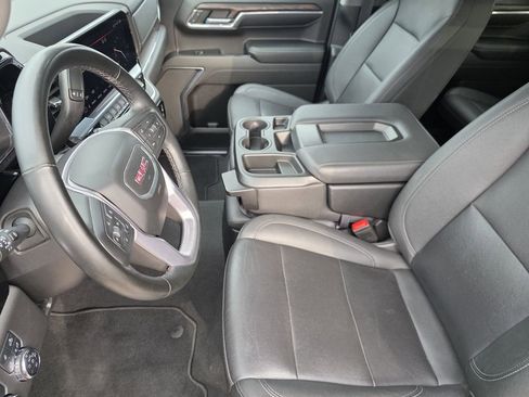Used 2024 GMC Sierra 1500 SLT image 9