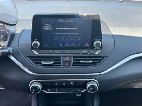 Used 2022 Nissan Altima 2.5 SV FWD image 14