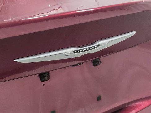 Used 2015 Chrysler 200 S w/ Comfort Group image 12