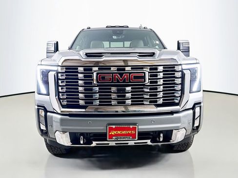 Used 2024 GMC Sierra 2500 Denali w/ Denali Reserve Package image 2