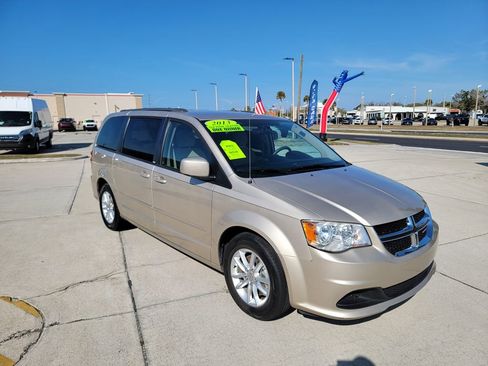 Used 2013 Dodge Grand Caravan SXT image 7