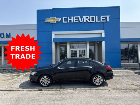 Used 2013 Chrysler 200 Limited w/ Sun/Sound Group FWD image 2