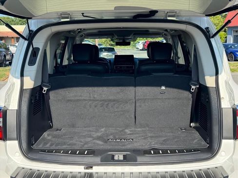 Used 2024 Nissan Armada Platinum w/ Captain's Chairs Package AWD/4WD image 17