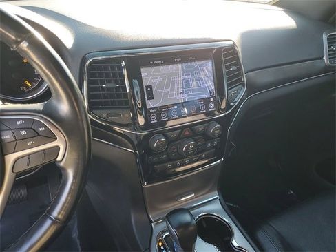 Used 2020 Jeep Grand Cherokee Limited w/ Luxury Group II image 23