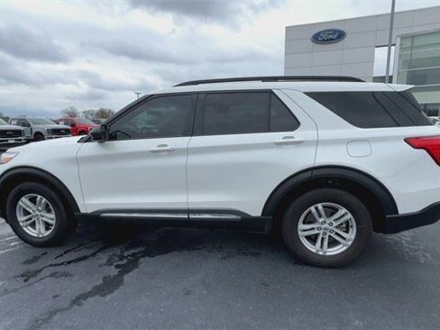 Certified 2023 Ford Explorer XLT image 5