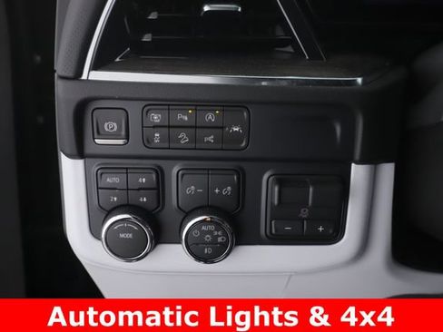 Used 2026 Chevrolet Suburban Premier w/ Sun And Tow Package AWD/4WD image 21