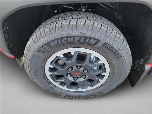Used 2025 Toyota 4Runner 4WD image 9