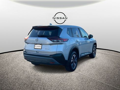 Used 2023 Nissan Rogue SV image 5