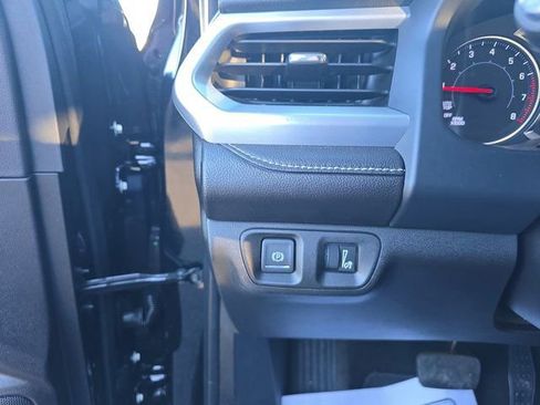 Used 2023 GMC Acadia SLE FWD image 19